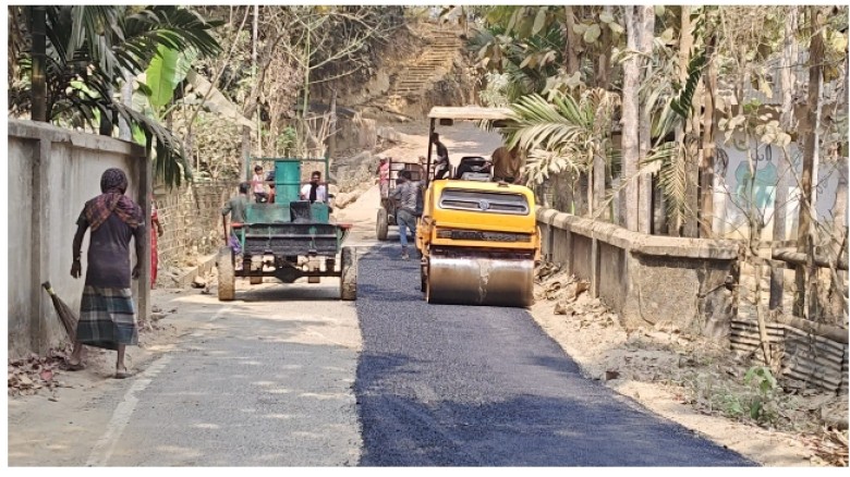বাঘাইছড়ি সড়ক উন্নয়নের মান নিয়ে স্থানীয়দের ক্ষোভ